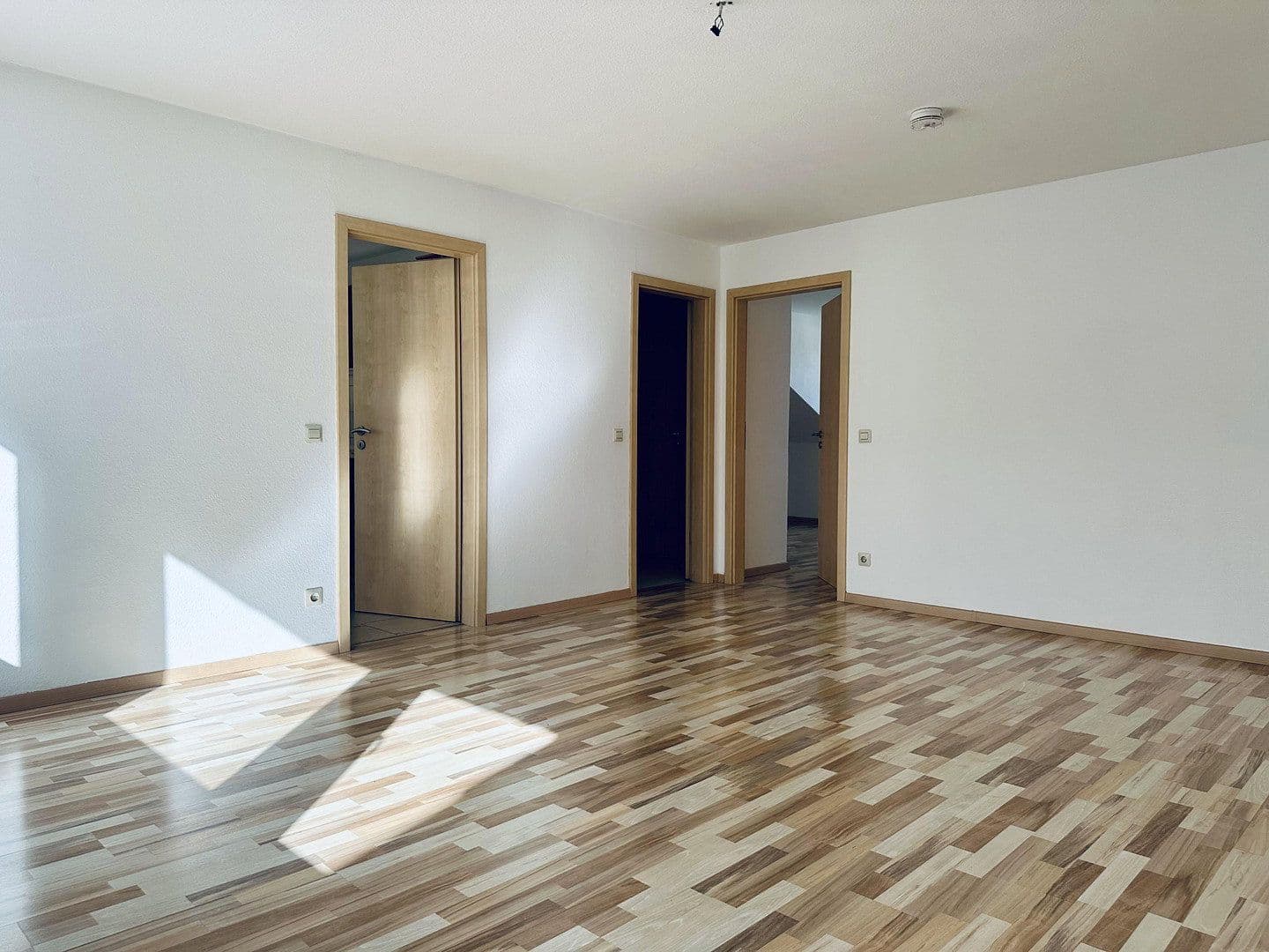 Prenájom bytu 4-izbový 83 m², Hohenzollernstraße, Koblenz, Porýnie-Falcko Prenájom bytu 4-izbový 83 m², Hohenzollernstraße, Koblenz, Porýnie-Falcko