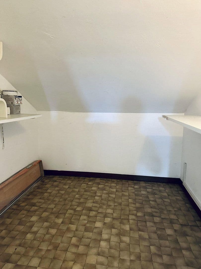 Prenájom bytu 4-izbový 83 m², Hohenzollernstraße, Koblenz, Porýnie-Falcko Prenájom bytu 4-izbový 83 m², Hohenzollernstraße, Koblenz, Porýnie-Falcko