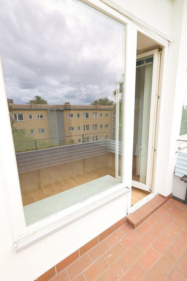 Predaj bytu 3-izbový 70 m², Heilmannring, Berlin, Berlín Predaj bytu 3-izbový 70 m², Heilmannring, Berlin, Berlín