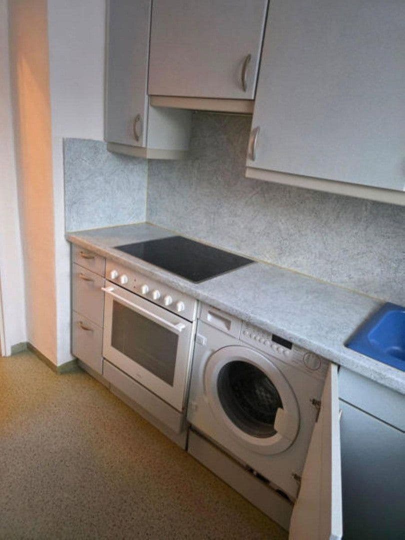Predaj bytu 3-izbový 70 m², Heilmannring, Berlin, Berlín Predaj bytu 3-izbový 70 m², Heilmannring, Berlin, Berlín