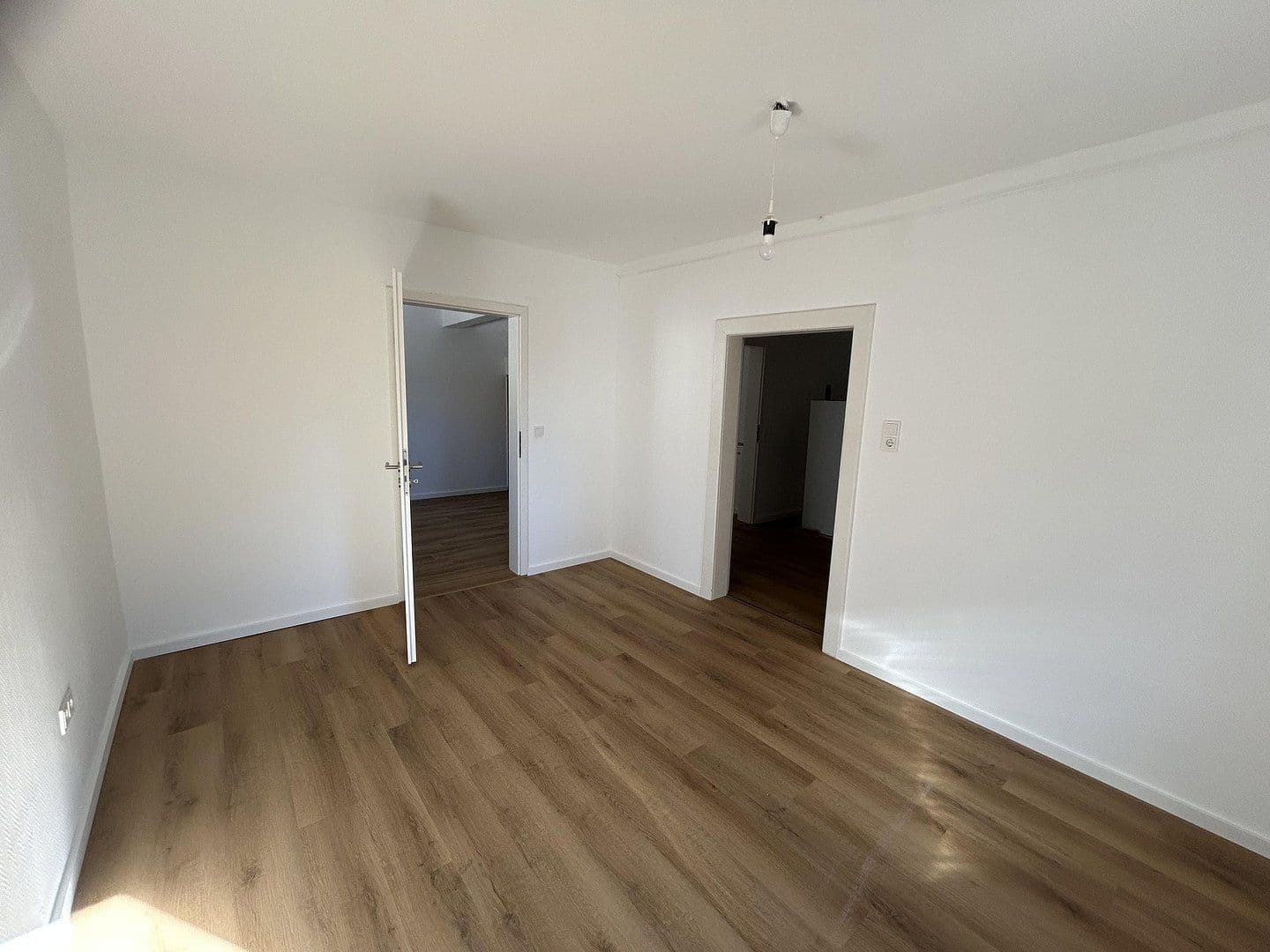 Prenájom bytu 3-izbový 74 m², Pfungstadt, Hesensko Prenájom bytu 3-izbový 74 m², Pfungstadt, Hesensko