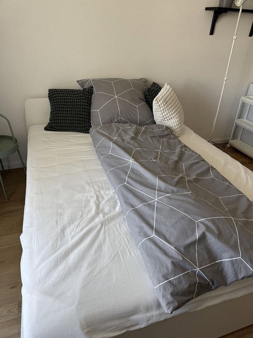 Prenájom bytu 1-izbový 28 m², Weihenstephanerstr. 3, München, Bavorsko Prenájom bytu 1-izbový 28 m², Weihenstephanerstr. 3, München, Bavorsko