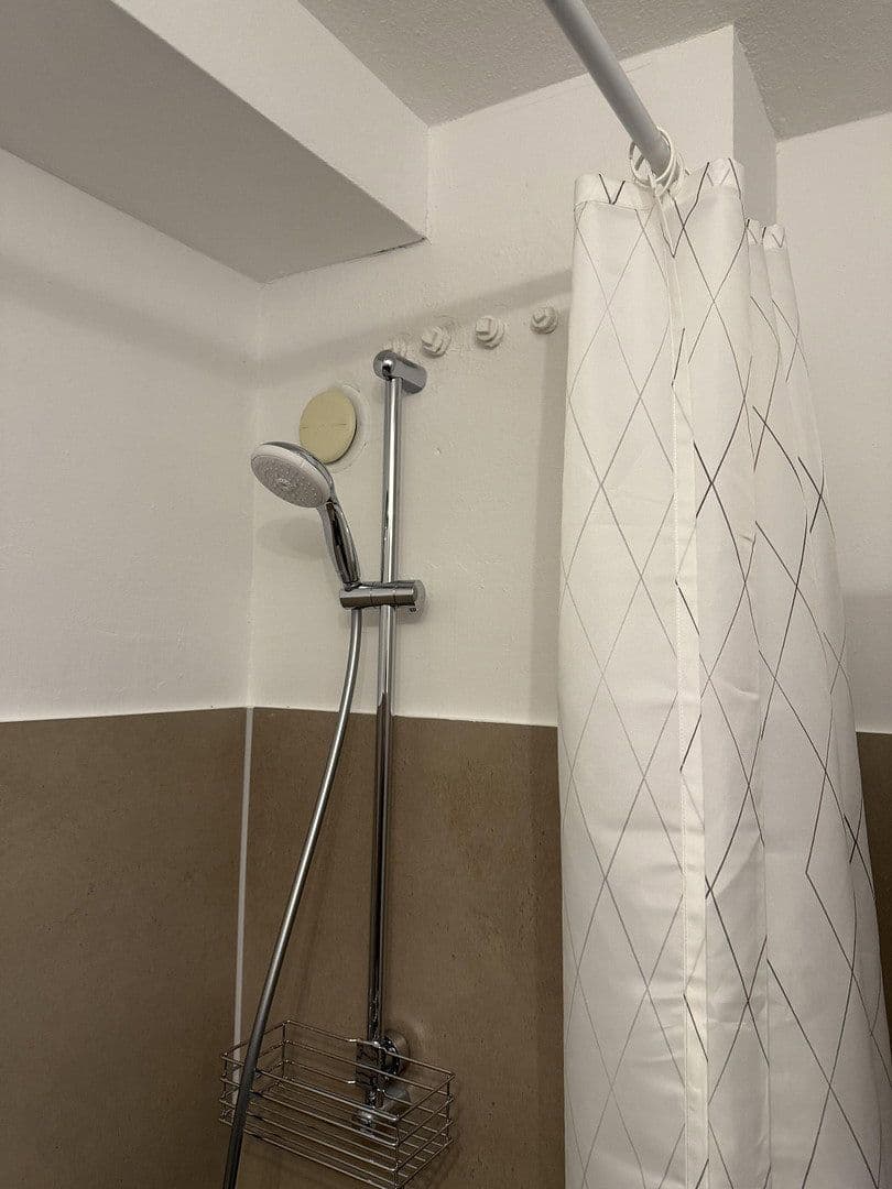 Prenájom bytu 1-izbový 28 m², Weihenstephanerstr. 3, München, Bavorsko Prenájom bytu 1-izbový 28 m², Weihenstephanerstr. 3, München, Bavorsko