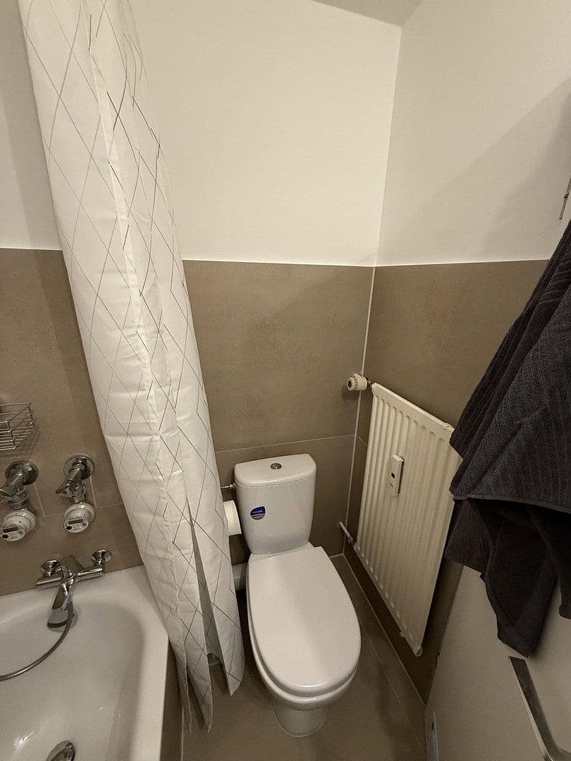 Prenájom bytu 1-izbový 28 m², Weihenstephanerstr. 3, München, Bavorsko Prenájom bytu 1-izbový 28 m², Weihenstephanerstr. 3, München, Bavorsko