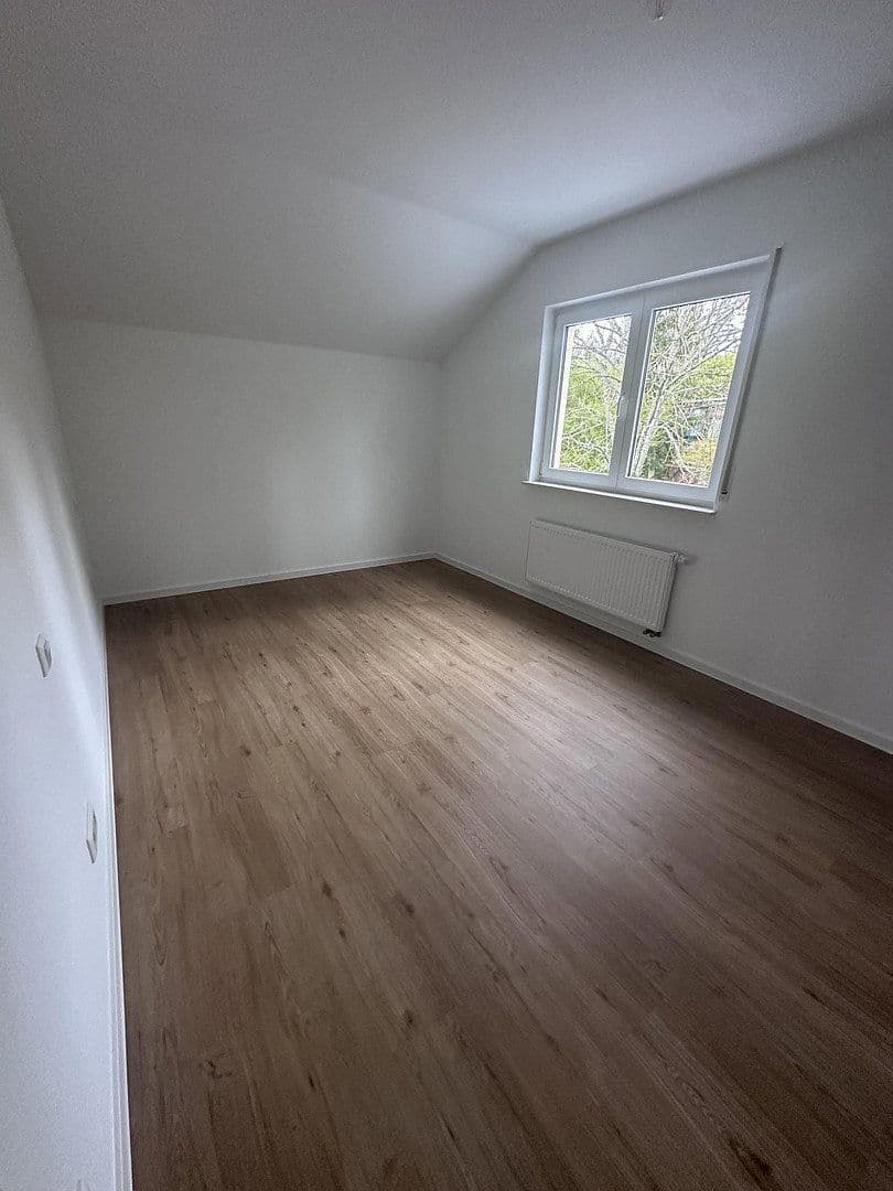 Prenájom bytu 5-izbový 91 m², Pellingerstrasse 115a, Trier, Porýnie-Falcko Prenájom bytu 5-izbový 91 m², Pellingerstrasse 115a, Trier, Porýnie-Falcko