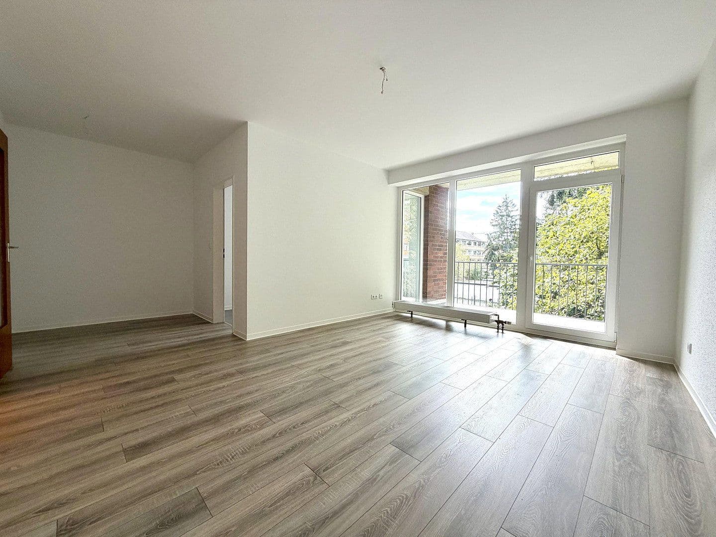 Prenájom bytu 2-izbový 62 m², Torfbruchstrasse 107, Düsseldorf, Severné Porýnie - Westfálsko Prenájom bytu 2-izbový 62 m², Torfbruchstrasse 107, Düsseldorf, Severné Porýnie - Westfálsko
