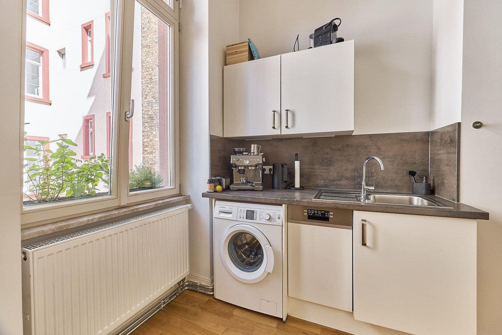 Prenájom bytu 2-izbový 61 m², Mannheim, Bádensko-Wurttembersko Prenájom bytu 2-izbový 61 m², Mannheim, Bádensko-Wurttembersko