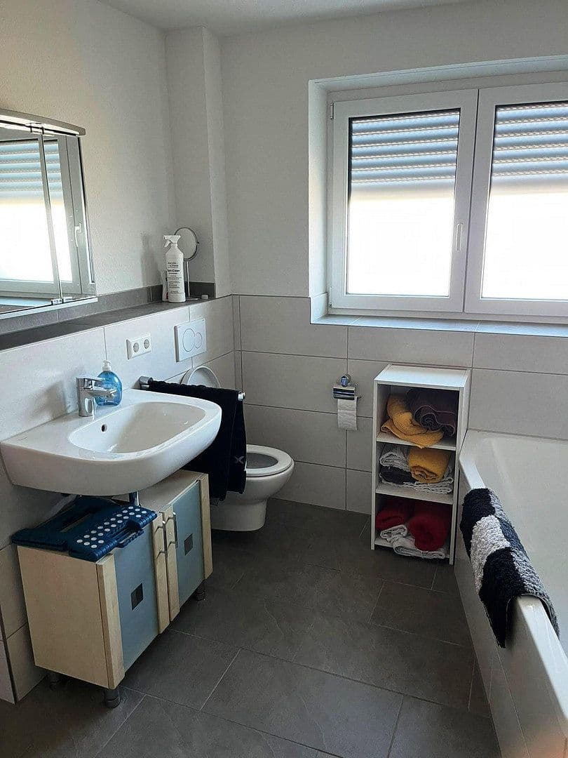 Prenájom bytu 3-izbový 84 m², Gaggenau, Bádensko-Wurttembersko Prenájom bytu 3-izbový 84 m², Gaggenau, Bádensko-Wurttembersko