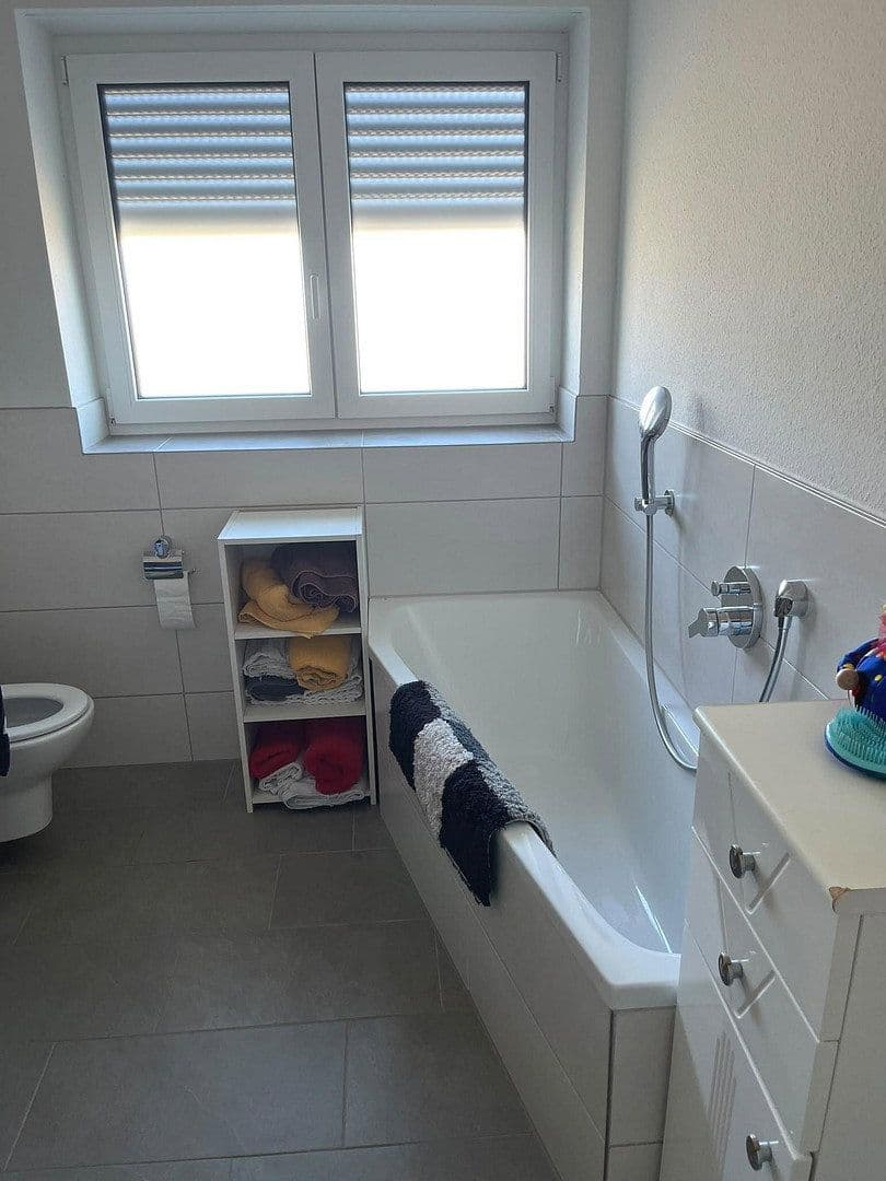 Prenájom bytu 3-izbový 84 m², Gaggenau, Bádensko-Wurttembersko Prenájom bytu 3-izbový 84 m², Gaggenau, Bádensko-Wurttembersko