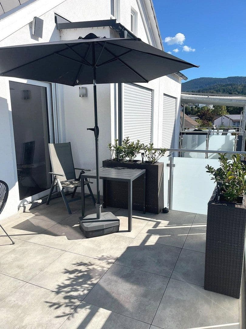 Prenájom bytu 3-izbový 84 m², Gaggenau, Bádensko-Wurttembersko Prenájom bytu 3-izbový 84 m², Gaggenau, Bádensko-Wurttembersko