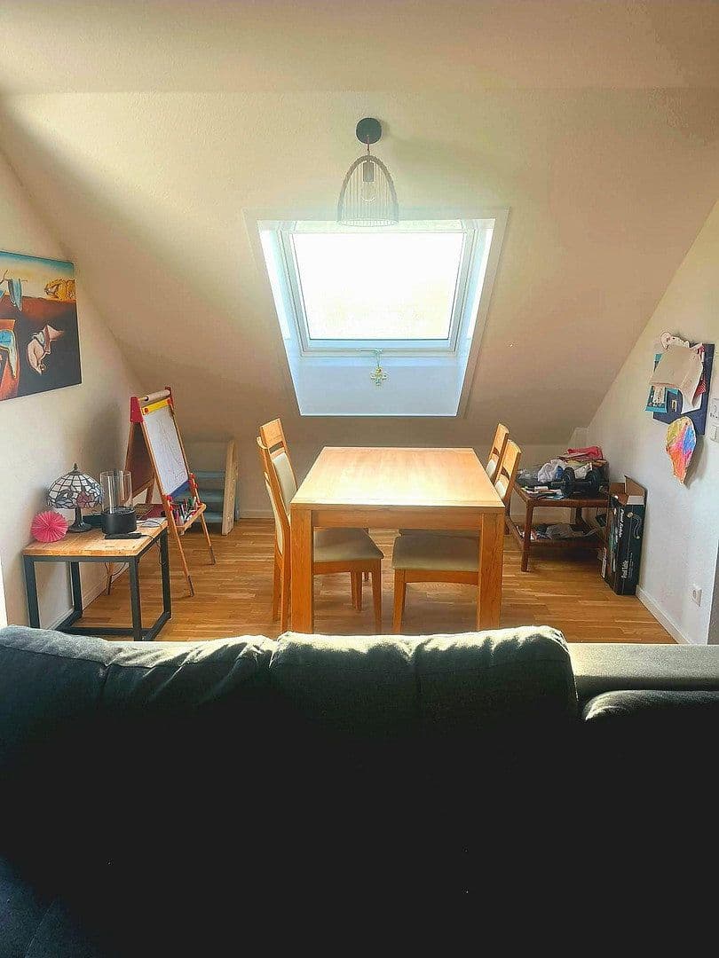 Prenájom bytu 3-izbový 84 m², Gaggenau, Bádensko-Wurttembersko Prenájom bytu 3-izbový 84 m², Gaggenau, Bádensko-Wurttembersko