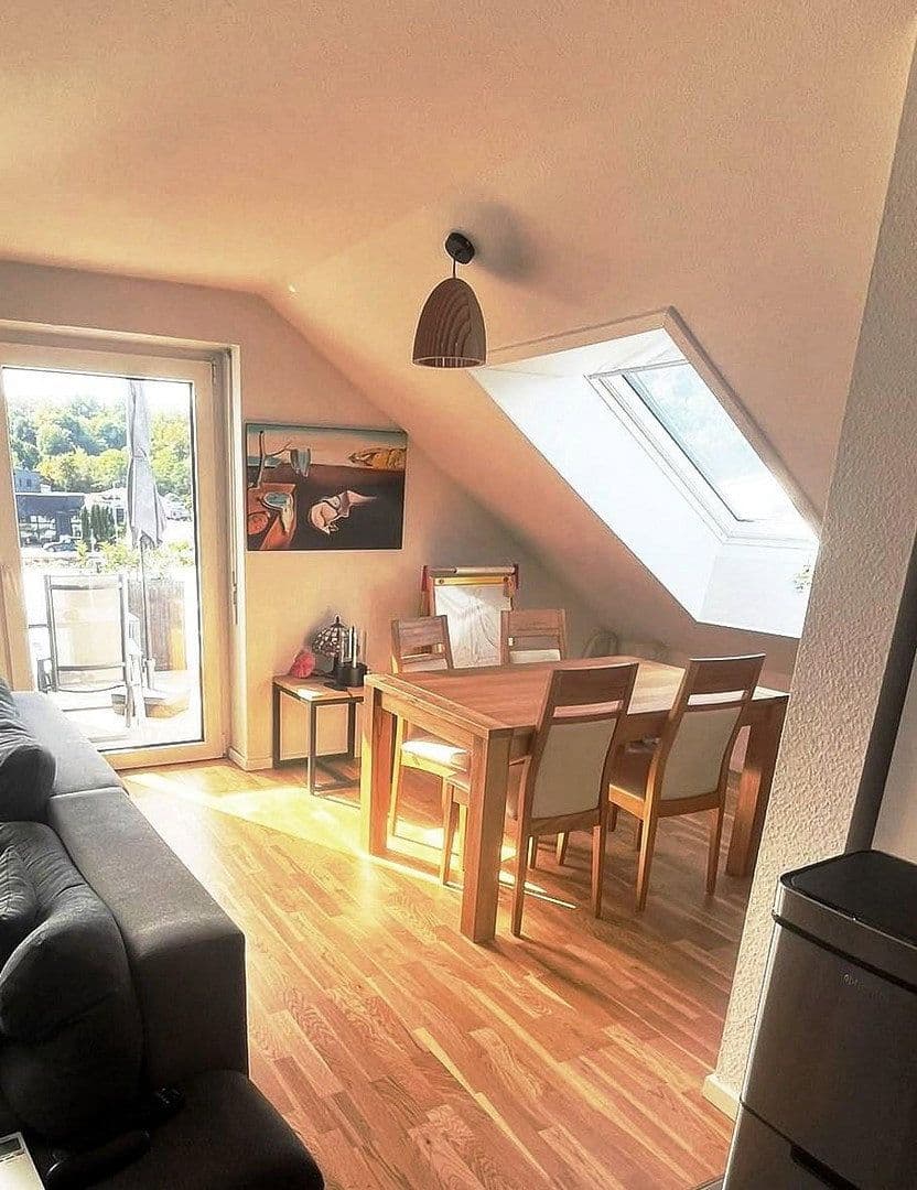 Prenájom bytu 3-izbový 84 m², Gaggenau, Bádensko-Wurttembersko Prenájom bytu 3-izbový 84 m², Gaggenau, Bádensko-Wurttembersko