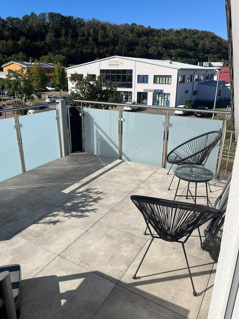 Prenájom bytu 3-izbový 84 m², Gaggenau, Bádensko-Wurttembersko Prenájom bytu 3-izbový 84 m², Gaggenau, Bádensko-Wurttembersko