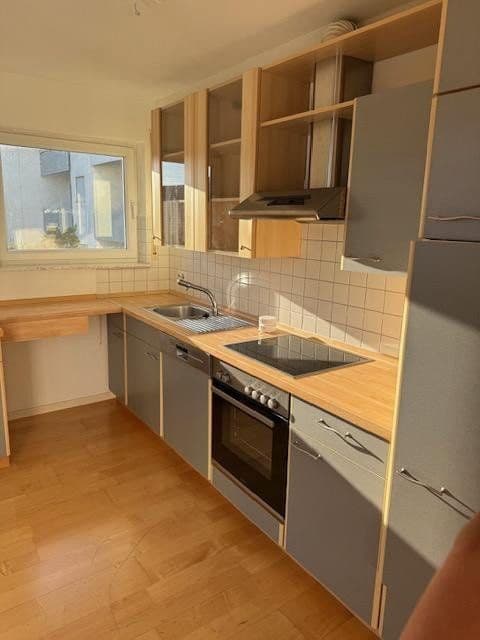 Prenájom bytu 3-izbový 72 m², Kusterdingen, Bádensko-Wurttembersko Prenájom bytu 3-izbový 72 m², Kusterdingen, Bádensko-Wurttembersko
