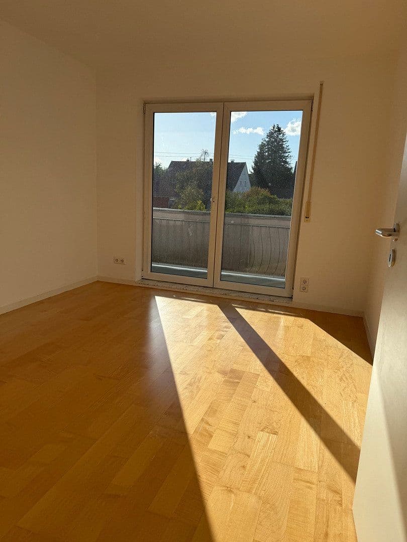 Prenájom bytu 3-izbový 72 m², Raihingstraße 52, Kusterdingen, Bádensko-Wurttembersko Prenájom bytu 3-izbový 72 m², Raihingstraße 52, Kusterdingen, Bádensko-Wurttembersko