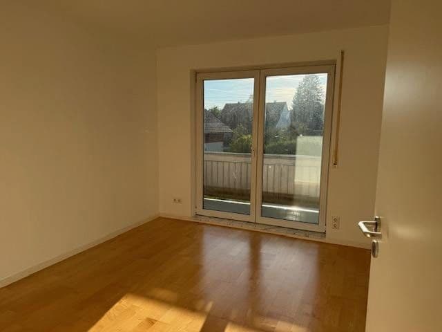Prenájom bytu 3-izbový 72 m², Kusterdingen, Bádensko-Wurttembersko Prenájom bytu 3-izbový 72 m², Kusterdingen, Bádensko-Wurttembersko