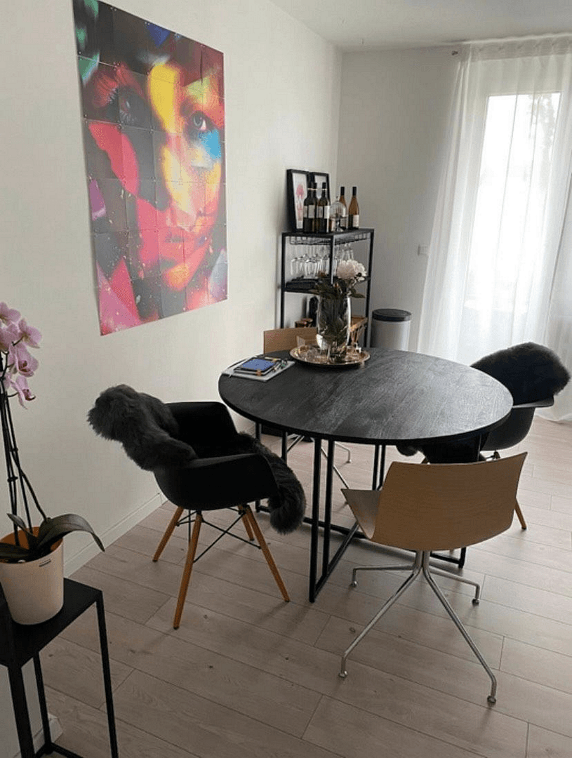 Prenájom bytu 2-izbový 60 m², Düsseldorf, Severné Porýnie - Westfálsko Prenájom bytu 2-izbový 60 m², Düsseldorf, Severné Porýnie - Westfálsko