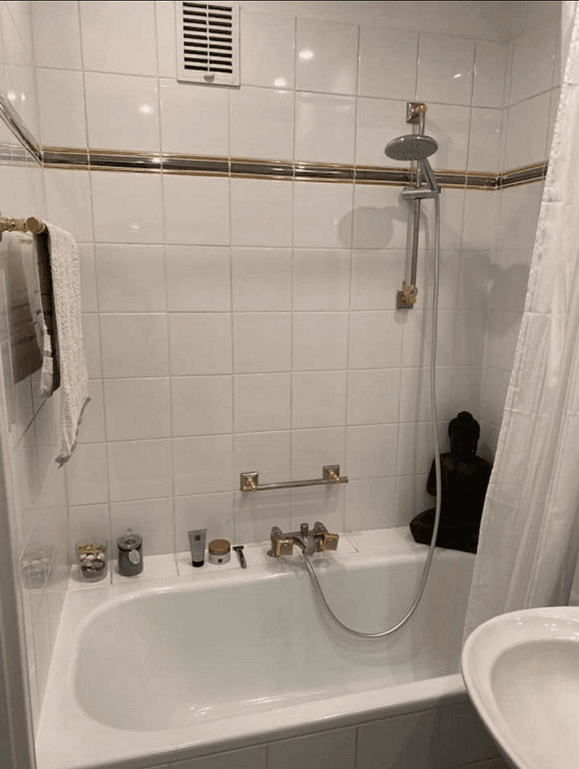 Prenájom bytu 2-izbový 60 m², Düsseldorf, Severné Porýnie - Westfálsko Prenájom bytu 2-izbový 60 m², Düsseldorf, Severné Porýnie - Westfálsko