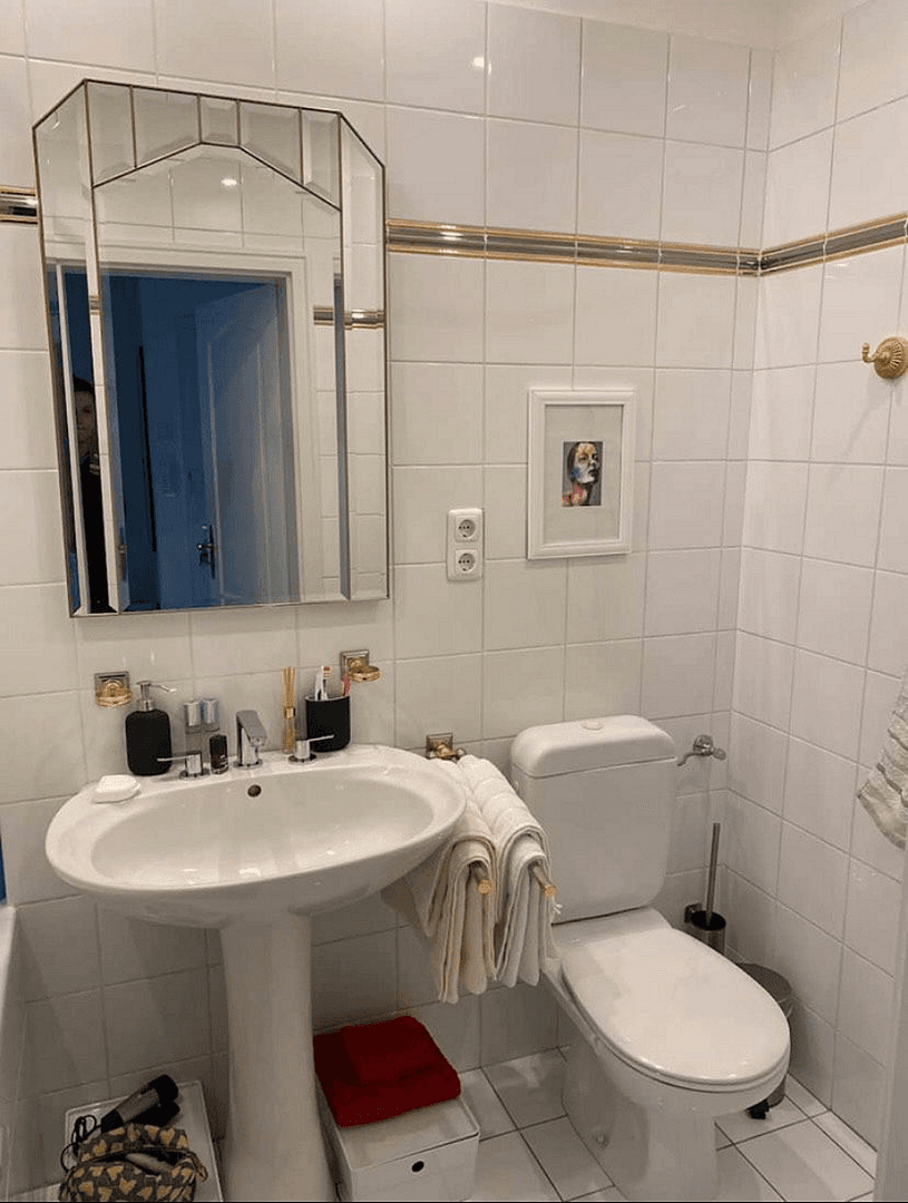 Prenájom bytu 2-izbový 60 m², Düsseldorf, Severné Porýnie - Westfálsko Prenájom bytu 2-izbový 60 m², Düsseldorf, Severné Porýnie - Westfálsko