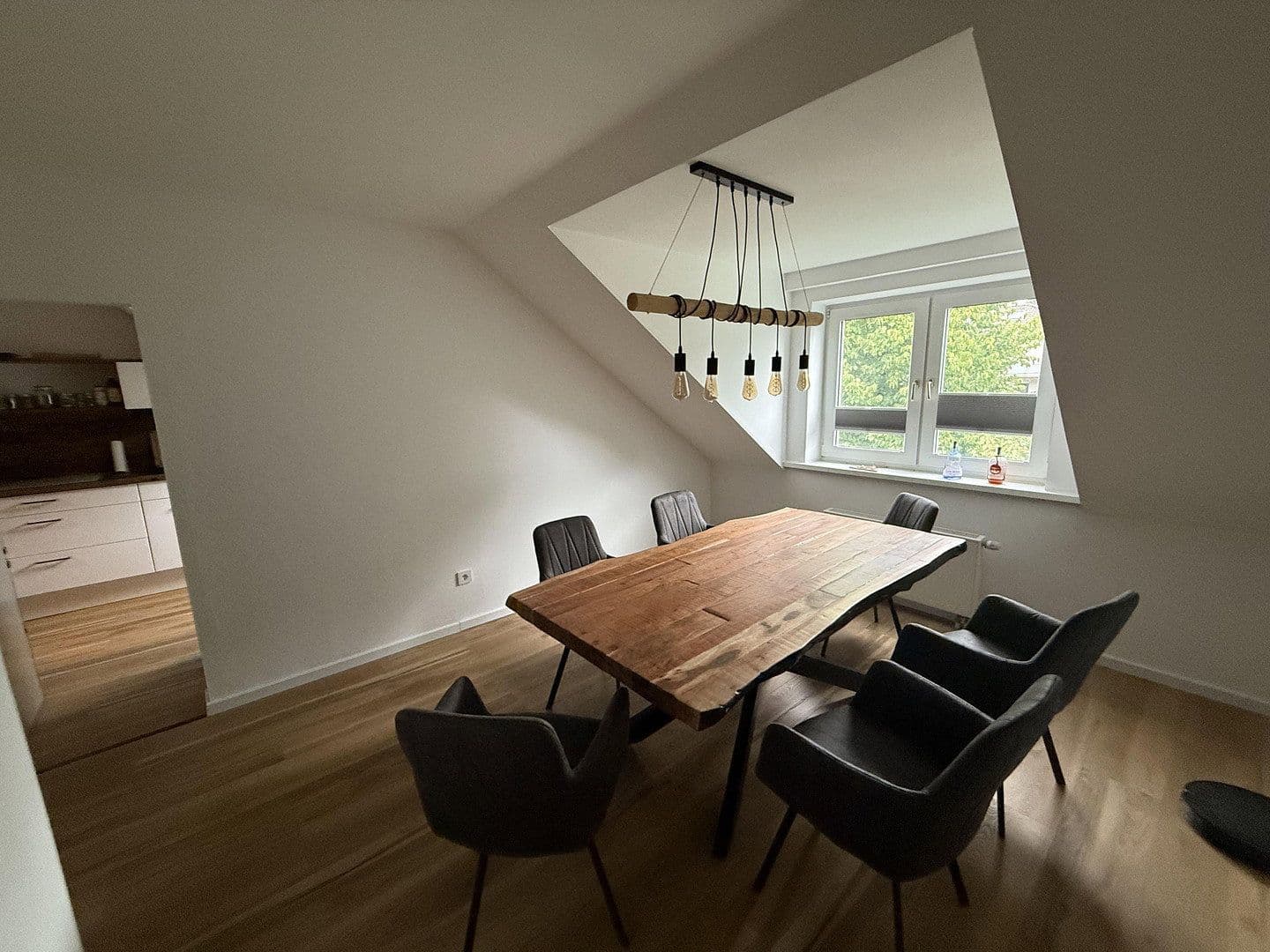 Predaj bytu 4-izbový 100 m², Göttingen, Dolné Sasko Predaj bytu 4-izbový 100 m², Göttingen, Dolné Sasko