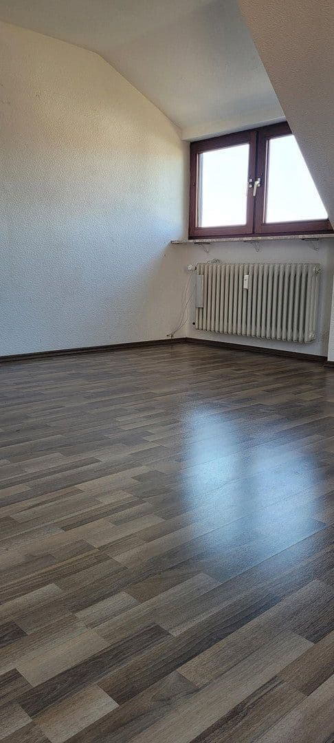 Prenájom bytu 3-izbový 72 m², Stuttgart, Bádensko-Wurttembersko Prenájom bytu 3-izbový 72 m², Stuttgart, Bádensko-Wurttembersko