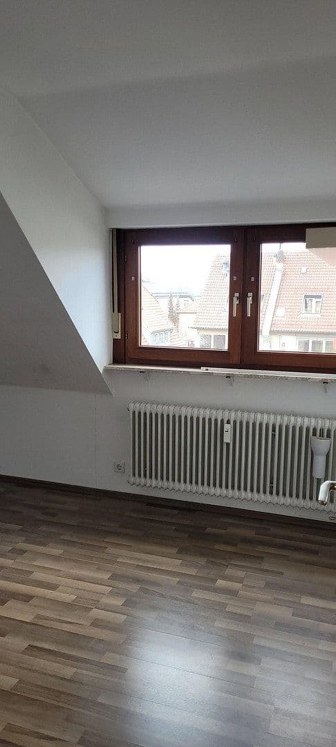 Prenájom bytu 3-izbový 72 m², Stuttgart, Bádensko-Wurttembersko Prenájom bytu 3-izbový 72 m², Stuttgart, Bádensko-Wurttembersko