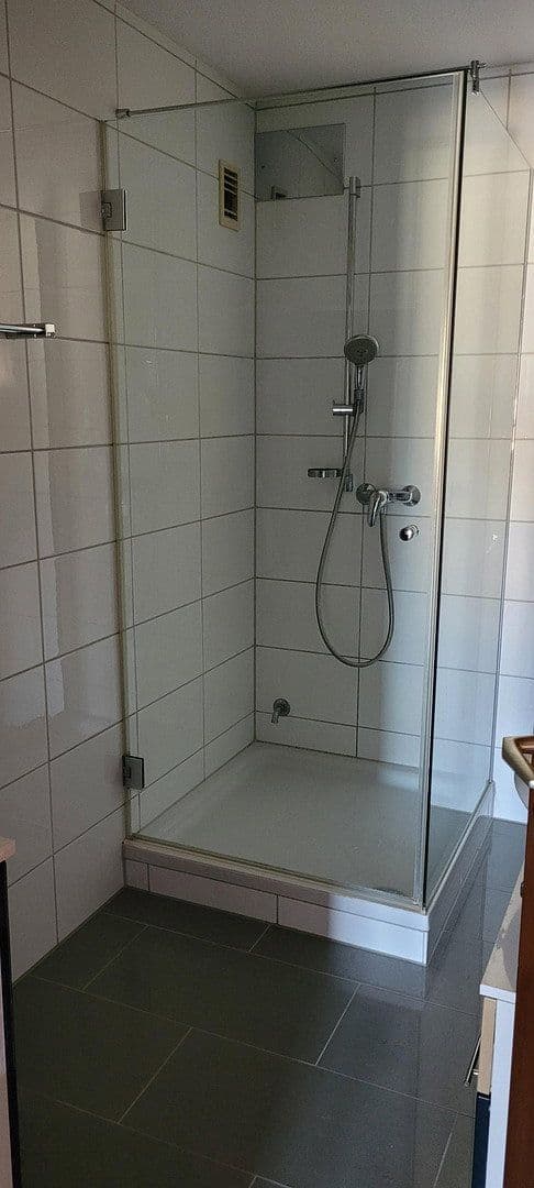 Prenájom bytu 3-izbový 72 m², Stuttgart, Bádensko-Wurttembersko Prenájom bytu 3-izbový 72 m², Stuttgart, Bádensko-Wurttembersko