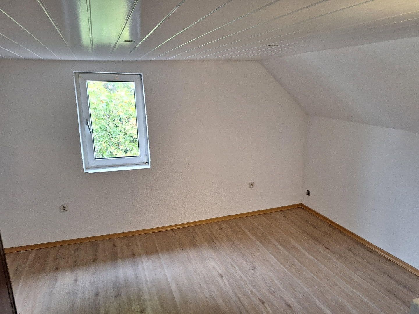 Prenájom bytu 2-izbový 46 m², Worms, Porýnie-Falcko Prenájom bytu 2-izbový 46 m², Worms, Porýnie-Falcko