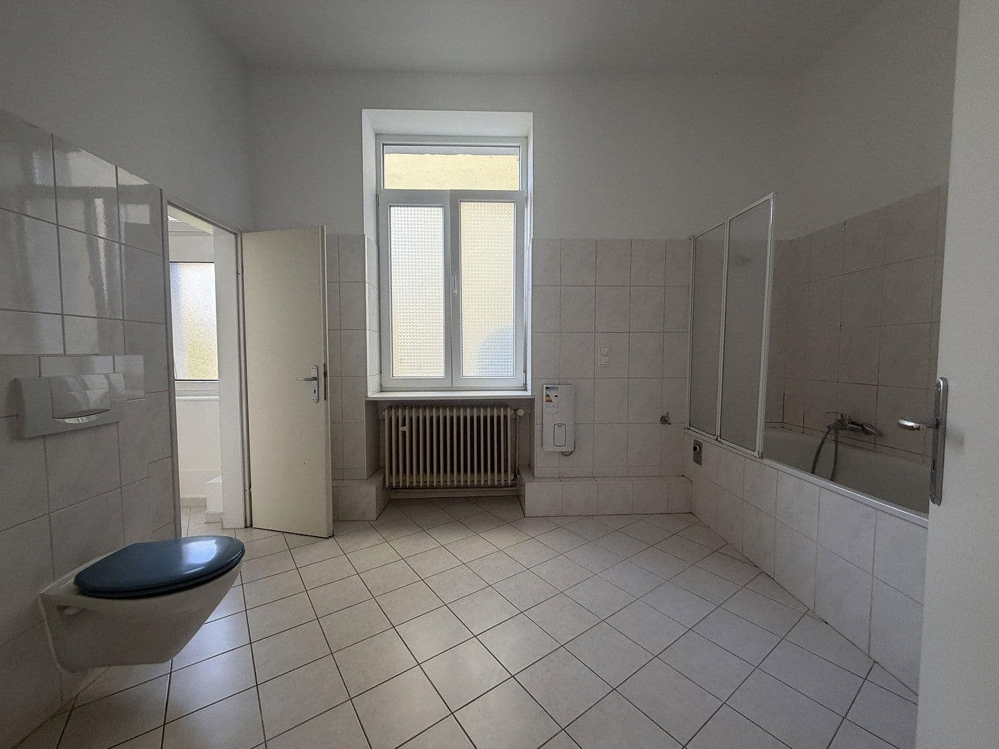 Prenájom bytu 3-izbový 98 m², Eckenheimer Landstraße 103, Frankfurt am Main, Hesensko Prenájom bytu 3-izbový 98 m², Eckenheimer Landstraße 103, Frankfurt am Main, Hesensko