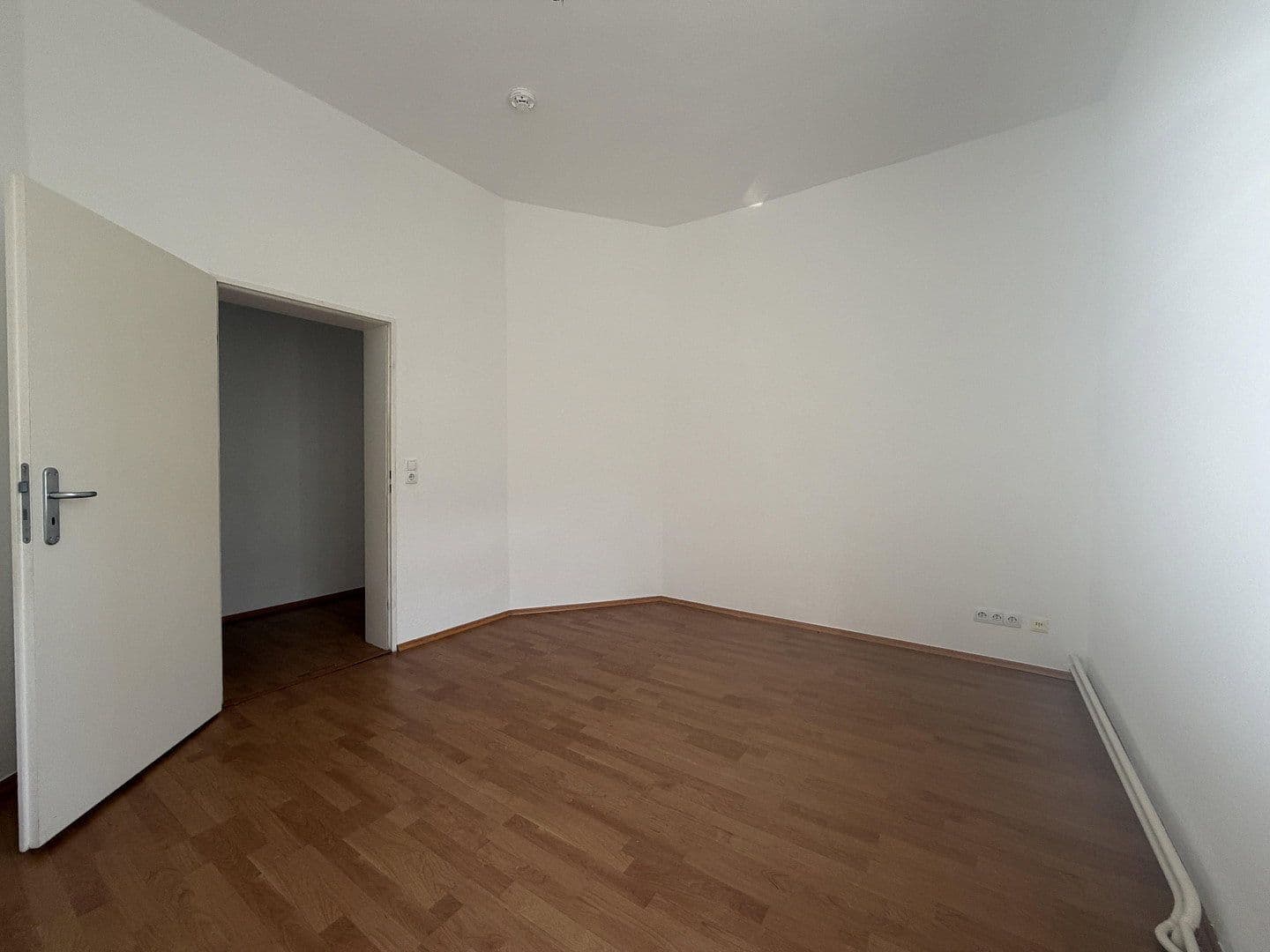 Prenájom bytu 3-izbový 98 m², Eckenheimer Landstraße 103, Frankfurt am Main, Hesensko Prenájom bytu 3-izbový 98 m², Eckenheimer Landstraße 103, Frankfurt am Main, Hesensko