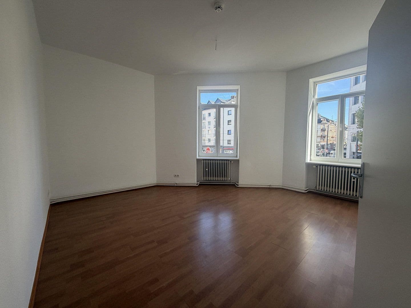 Prenájom bytu 3-izbový 98 m², Eckenheimer Landstraße 103, Frankfurt am Main, Hesensko Prenájom bytu 3-izbový 98 m², Eckenheimer Landstraße 103, Frankfurt am Main, Hesensko