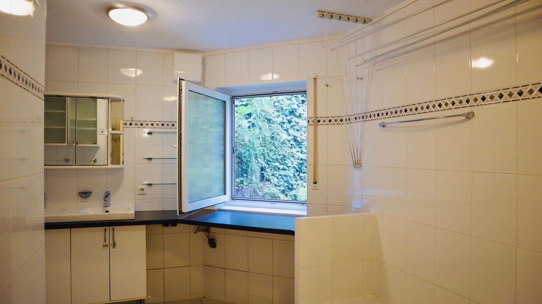 Prenájom bytu 3-izbový 88 m², Frankfurt, Hesensko Prenájom bytu 3-izbový 88 m², Frankfurt, Hesensko