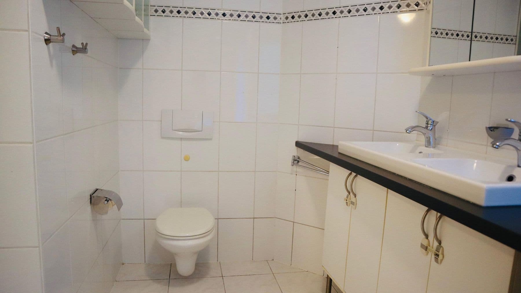 Prenájom bytu 3-izbový 88 m², Frankfurt, Hesensko Prenájom bytu 3-izbový 88 m², Frankfurt, Hesensko