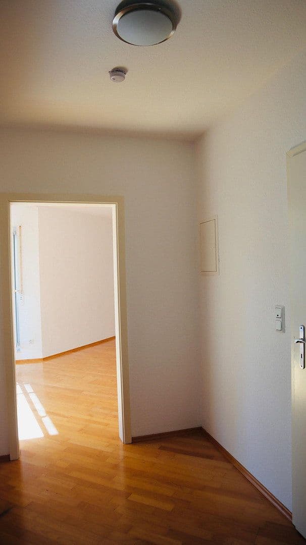 Prenájom bytu 3-izbový 88 m², Frankfurt, Hesensko Prenájom bytu 3-izbový 88 m², Frankfurt, Hesensko