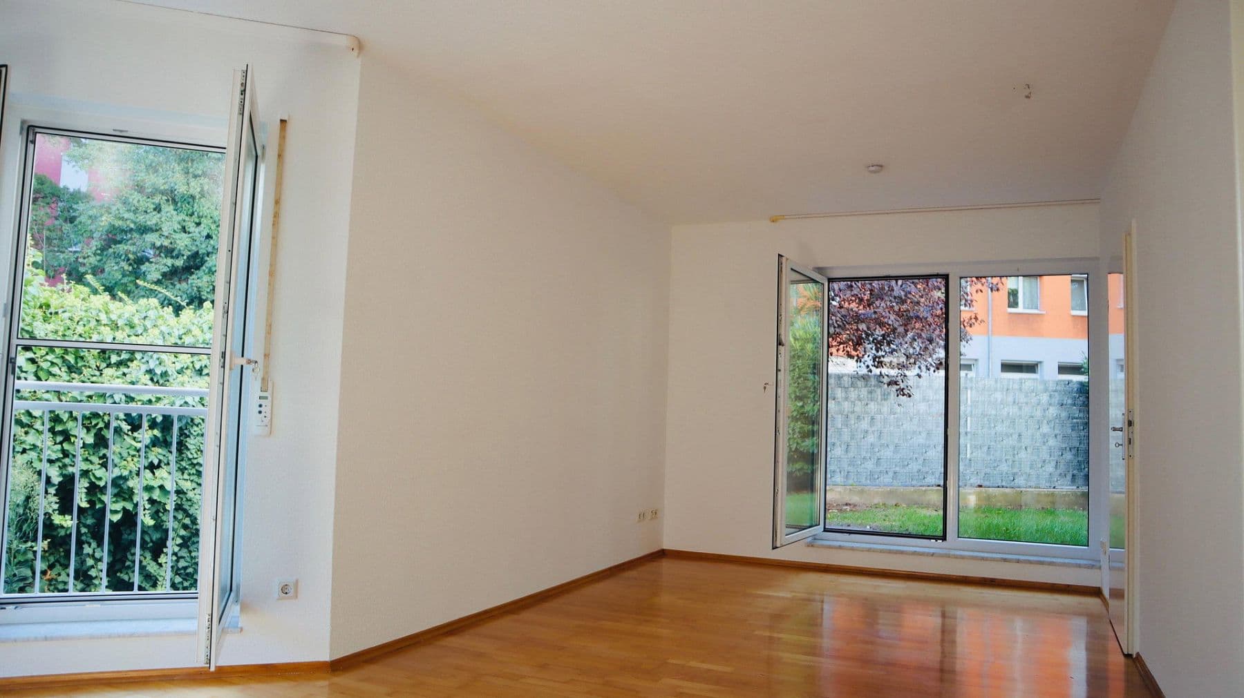 Prenájom bytu 3-izbový 88 m², Frankfurt, Hesensko Prenájom bytu 3-izbový 88 m², Frankfurt, Hesensko