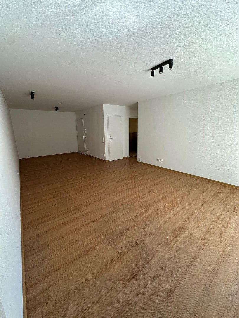Prenájom bytu 3-izbový 71 m², Kirchheim unter Teck, Bádensko-Wurttembersko Prenájom bytu 3-izbový 71 m², Kirchheim unter Teck, Bádensko-Wurttembersko