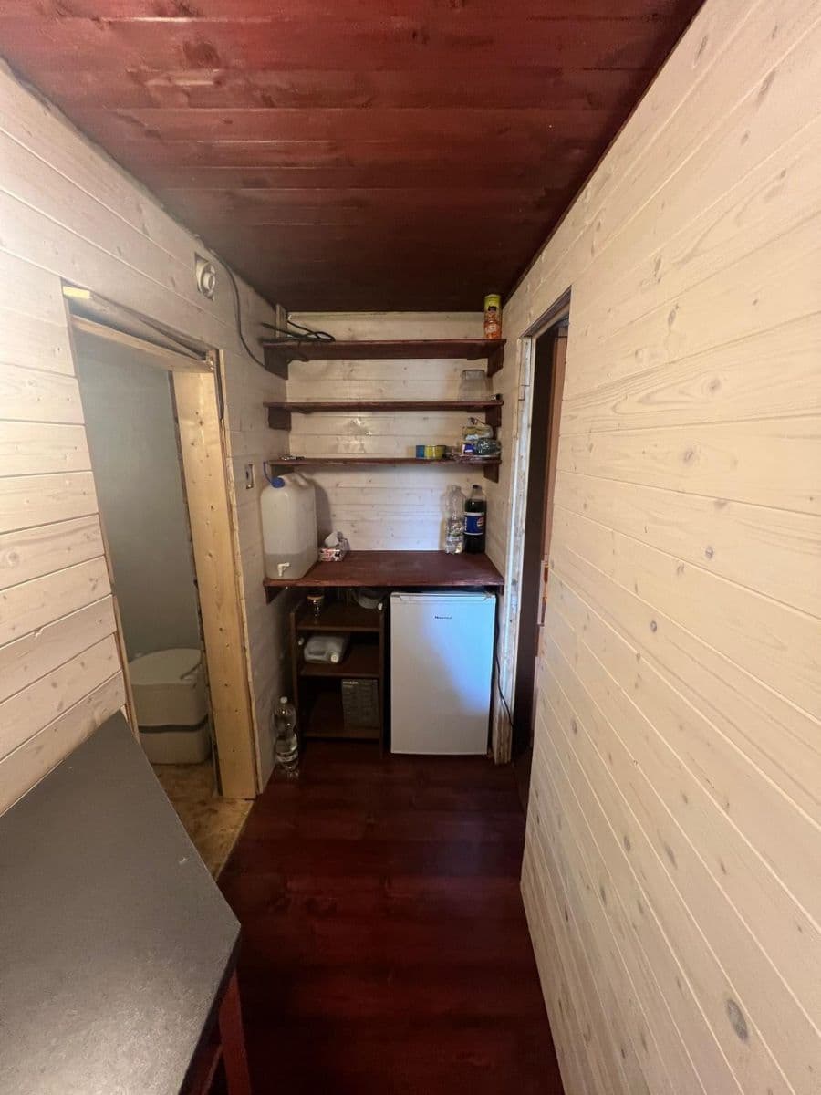 Predaj rekreačného objektu 31 m², pozemok 420 m², Chyňava, Středočeský kraj Predaj rekreačného objektu 31 m², pozemok 420 m², Chyňava, Středočeský kraj