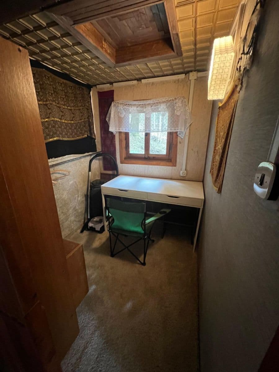 Predaj rekreačného objektu 31 m², pozemok 420 m², Chyňava, Středočeský kraj Predaj rekreačného objektu 31 m², pozemok 420 m², Chyňava, Středočeský kraj