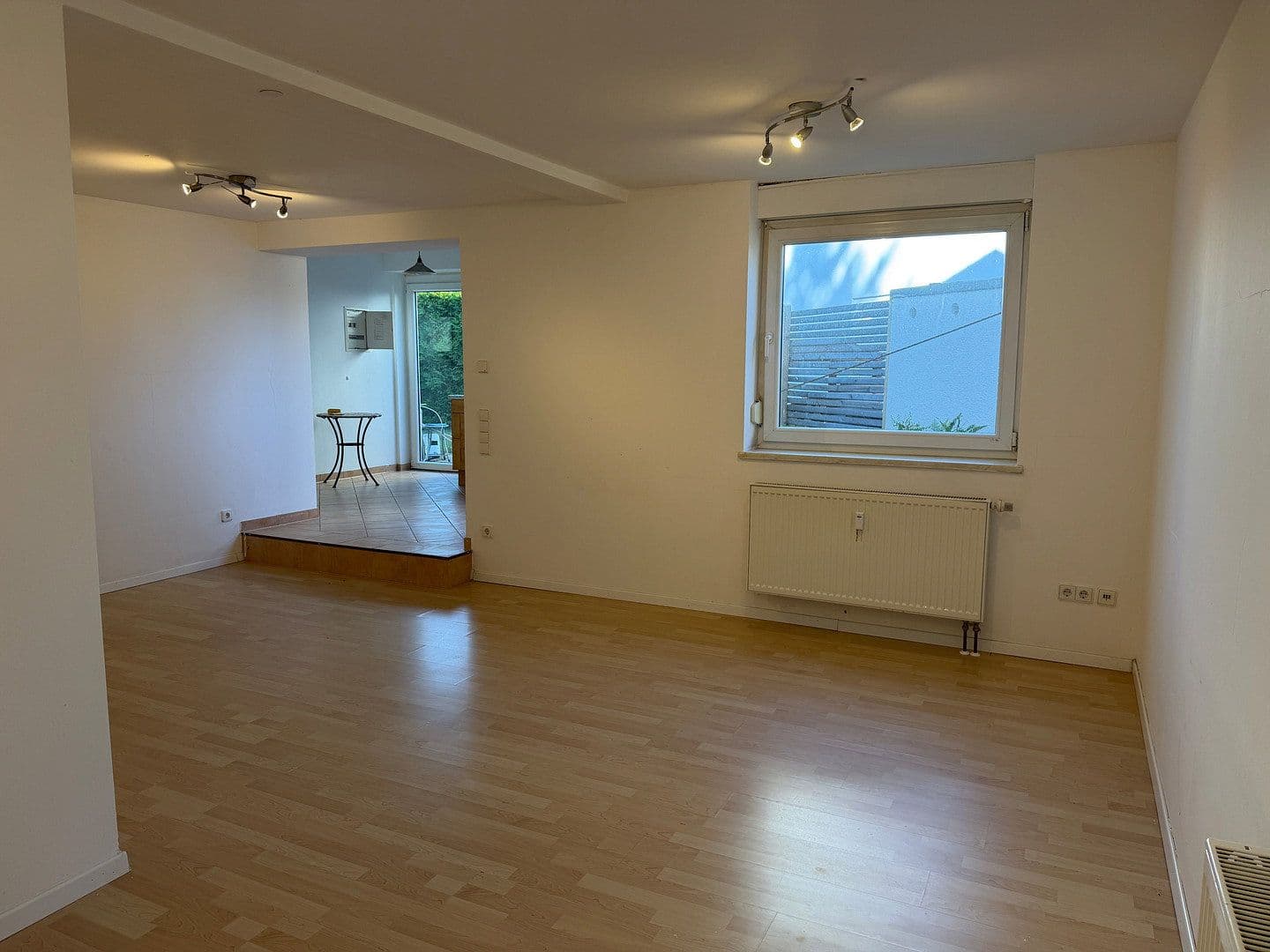 Prenájom bytu 1-izbový 47 m², Eichendorffstraße 2, Esslingen am Neckar, Bádensko-Wurttembersko Prenájom bytu 1-izbový 47 m², Eichendorffstraße 2, Esslingen am Neckar, Bádensko-Wurttembersko