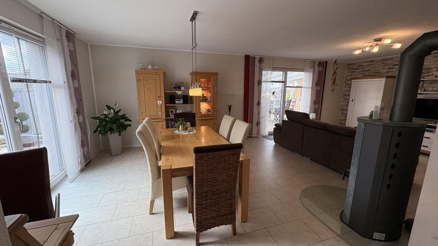 Predaj domu 200 m², pozemok 628 m², Wemding, Bavorsko Predaj domu 200 m², pozemok 628 m², Wemding, Bavorsko
