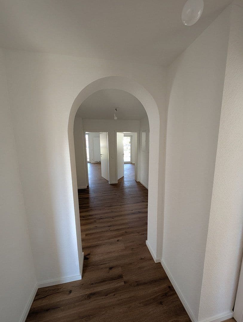 Prenájom bytu 4-izbový 97 m², Karlsruhe, Bádensko-Wurttembersko Prenájom bytu 4-izbový 97 m², Karlsruhe, Bádensko-Wurttembersko