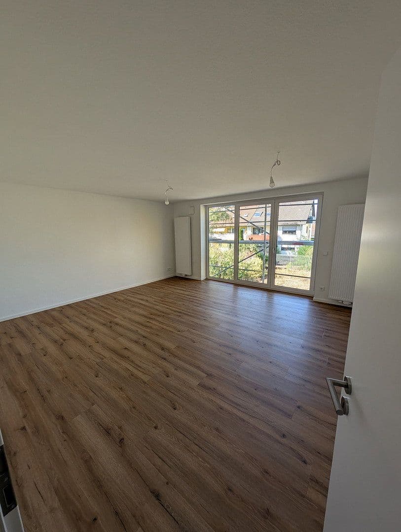 Prenájom bytu 4-izbový 97 m², Karlsruhe, Bádensko-Wurttembersko Prenájom bytu 4-izbový 97 m², Karlsruhe, Bádensko-Wurttembersko