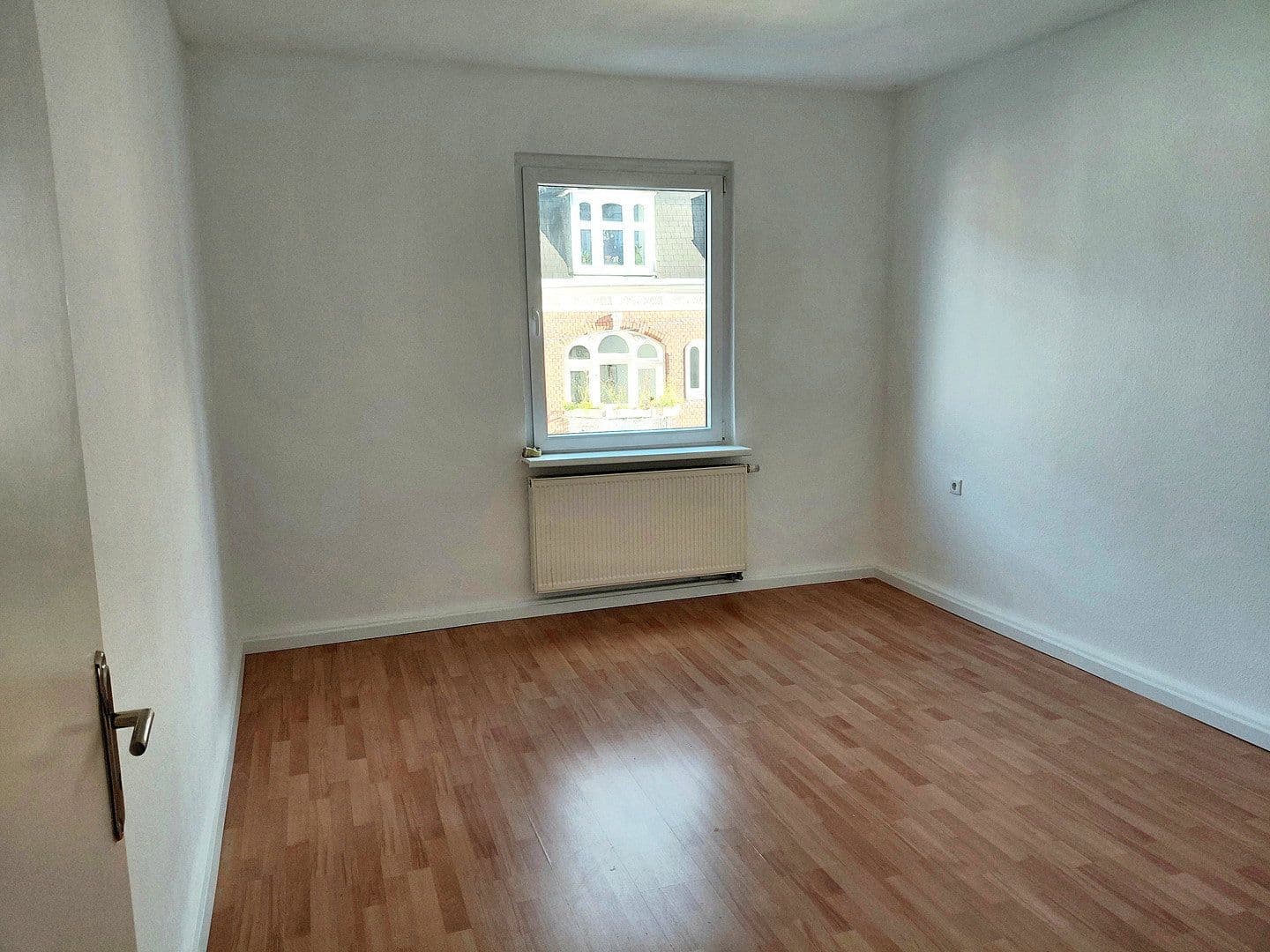 Prenájom bytu 3-izbový 91 m², Gronaustraße 99, Wuppertal, Severné Porýnie - Westfálsko Prenájom bytu 3-izbový 91 m², Gronaustraße 99, Wuppertal, Severné Porýnie - Westfálsko