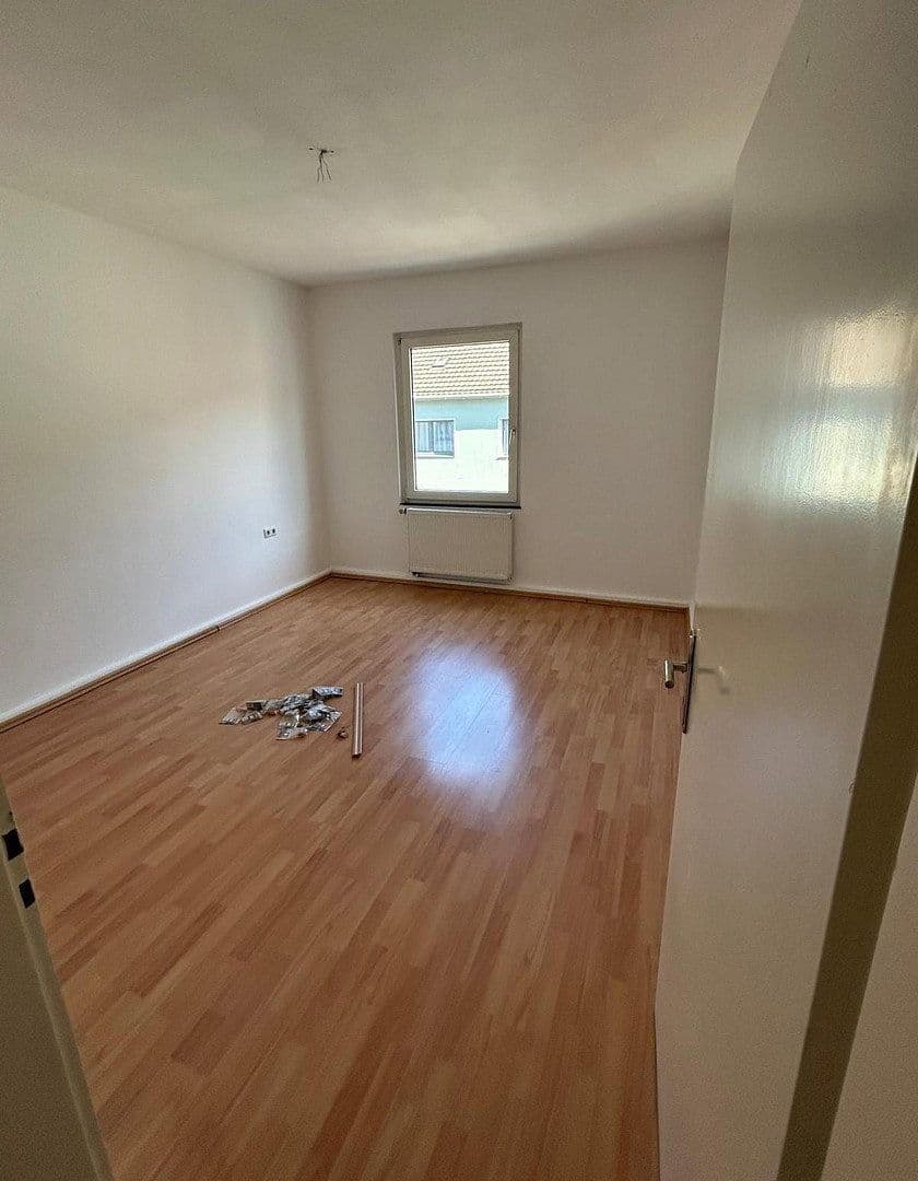 Prenájom bytu 3-izbový 91 m², Gronaustraße 99, Wuppertal, Severné Porýnie - Westfálsko Prenájom bytu 3-izbový 91 m², Gronaustraße 99, Wuppertal, Severné Porýnie - Westfálsko
