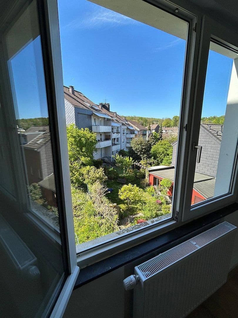 Prenájom bytu 3-izbový 91 m², Gronaustraße 99, Wuppertal, Severné Porýnie - Westfálsko Prenájom bytu 3-izbový 91 m², Gronaustraße 99, Wuppertal, Severné Porýnie - Westfálsko