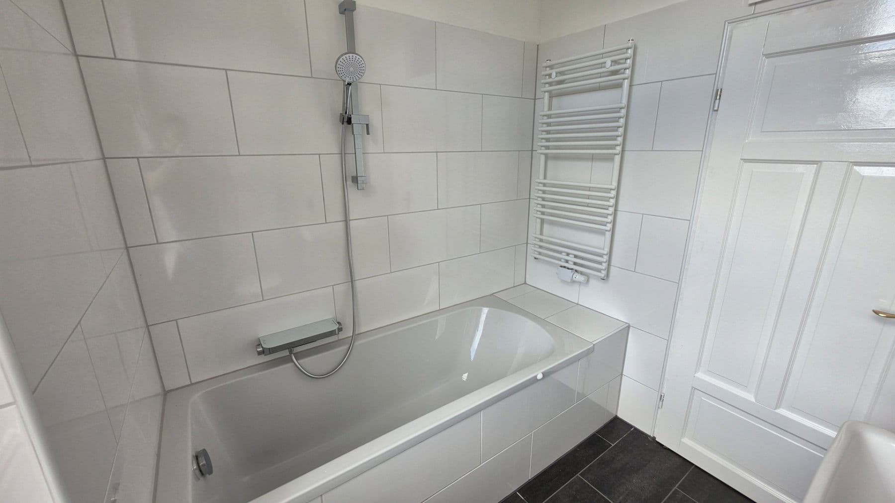 Predaj bytu 3-izbový 76 m², Schleusenstraße 24, Woltersdorf, Brandenbursko Predaj bytu 3-izbový 76 m², Schleusenstraße 24, Woltersdorf, Brandenbursko