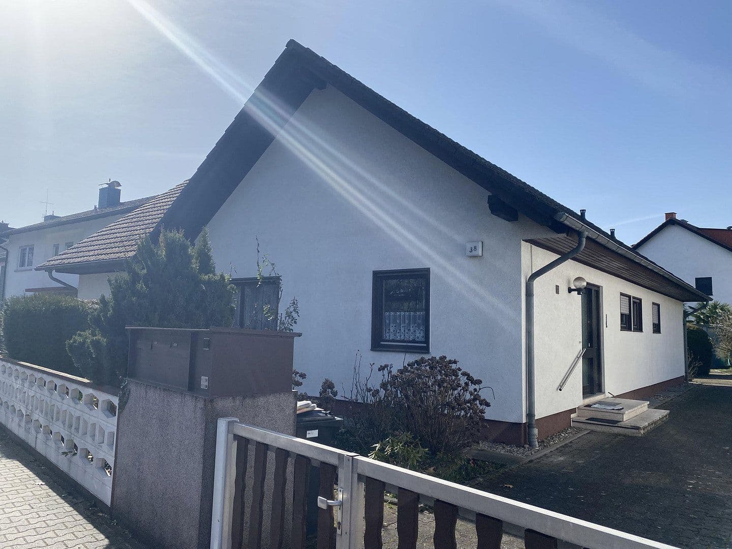 Predaj domu 130 m², pozemok 684 m², Dietzenbach, Hesensko Predaj domu 130 m², pozemok 684 m², Dietzenbach, Hesensko