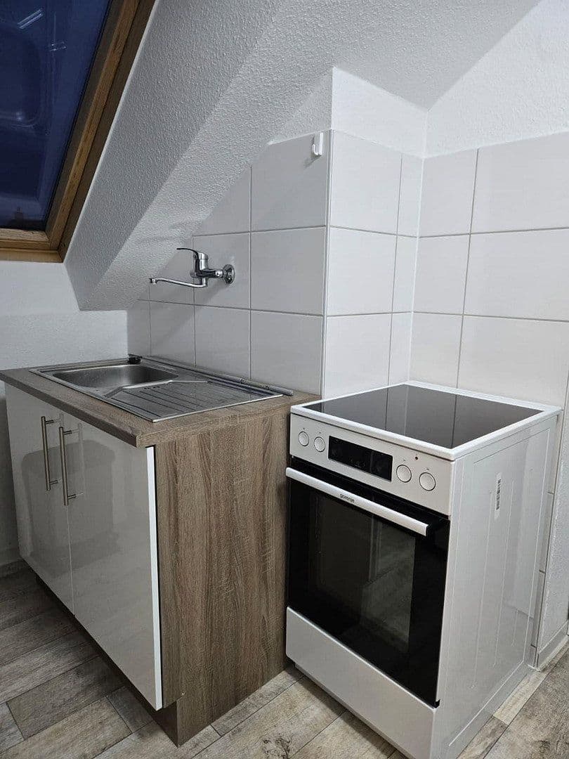Prenájom bytu 2-izbový 40 m², Waiblingen, Bádensko-Wurttembersko Prenájom bytu 2-izbový 40 m², Waiblingen, Bádensko-Wurttembersko