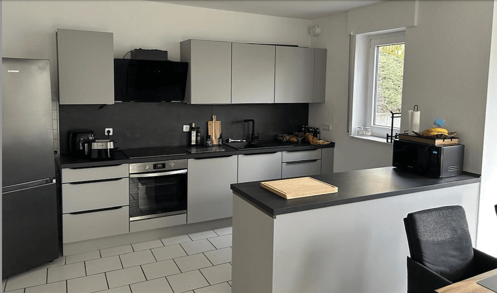 Prenájom bytu 2-izbový 70 m², Leverkusen, Severné Porýnie - Westfálsko Prenájom bytu 2-izbový 70 m², Leverkusen, Severné Porýnie - Westfálsko