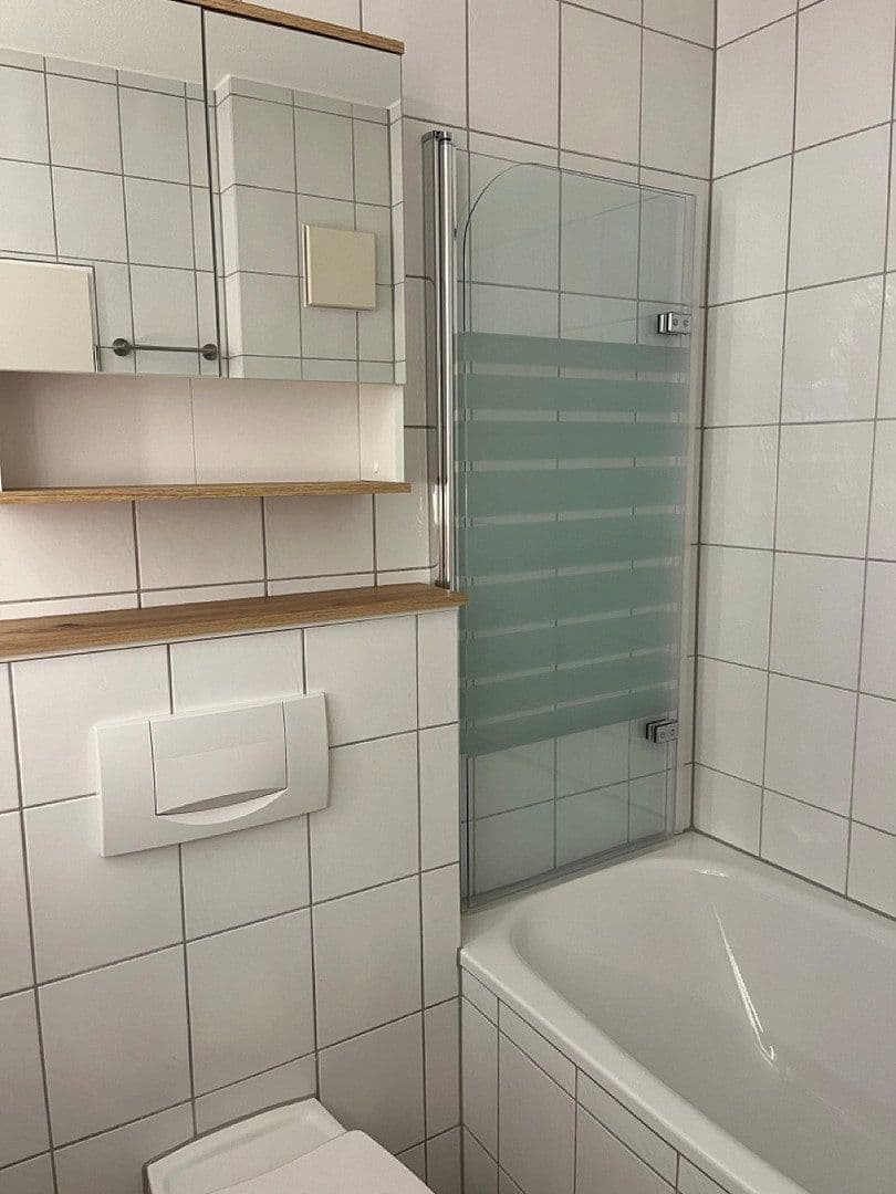 Prenájom bytu 2-izbový 70 m², Leverkusen, Severné Porýnie - Westfálsko Prenájom bytu 2-izbový 70 m², Leverkusen, Severné Porýnie - Westfálsko